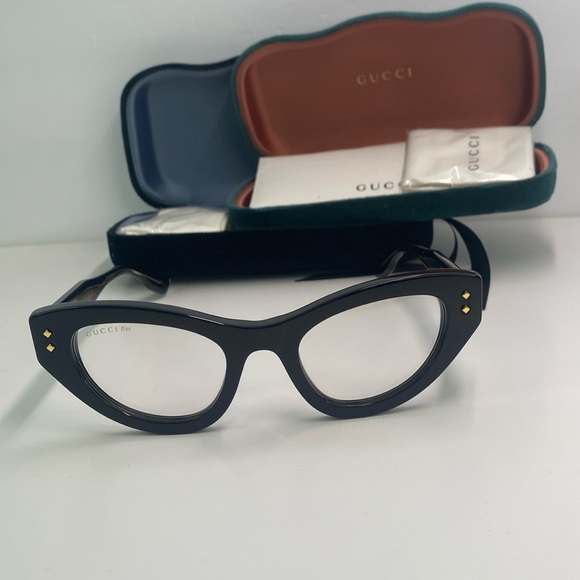 New Authentic Gucci Clear Photocromatic Cat Eye Ladies Sunglasses GG1083S 001 - Picture 3 of 17